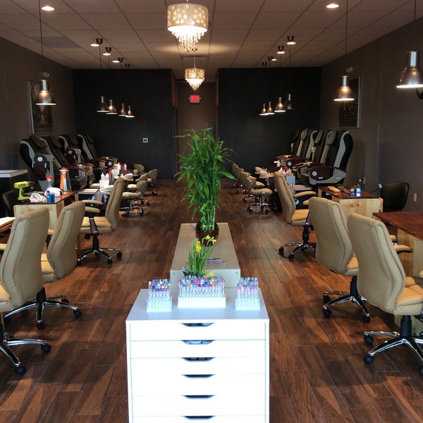 AnnieTime Nails and Spa Nail Salon in Appleton