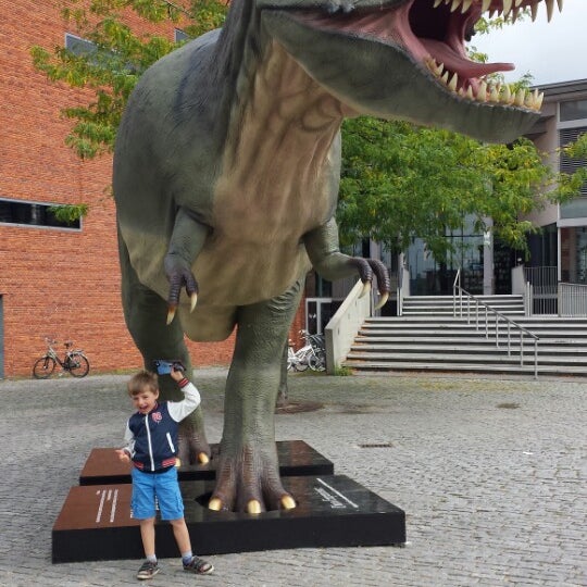 8/15/2014 tarihinde Esther R.ziyaretçi tarafından Limburgs Museum'de çekilen fotoğraf