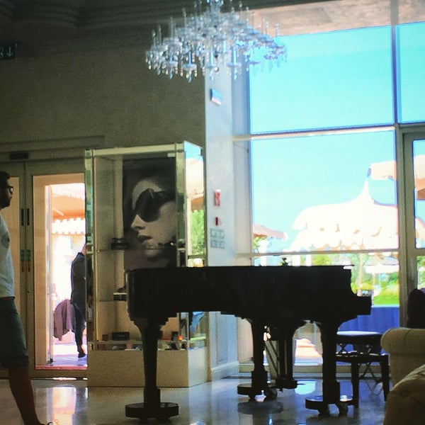 รูปภาพถ่ายที่ Grand Hotel Leonardo da Vinci โดย VivaLaValex เมื่อ 7/23/2015