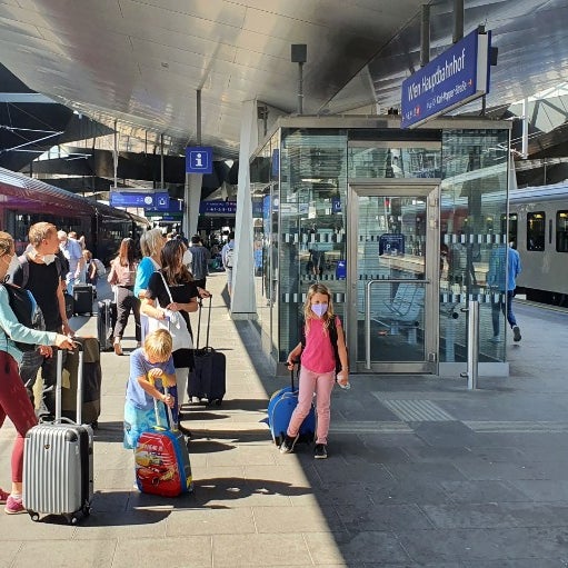 Photo taken at BahnhofCity Wien Hauptbahnhof by SHIN S. on 9/7/2022