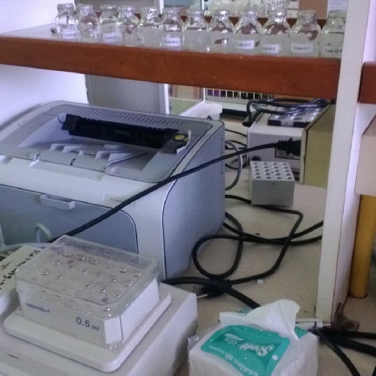 ห้องปฏิบัติการเภสัชเวทและเภสัชพฤกษศาสตร์ - College Lab ห้องปฏิบัติการเภสัชเวทและเภสัชพฤกษศาสตร์ - College Lab
