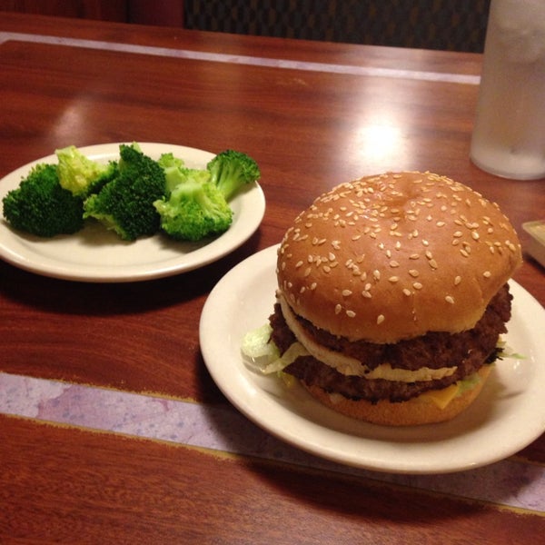 Photo taken at Big Boy Restaurant by Damian C. on 7/24/2014