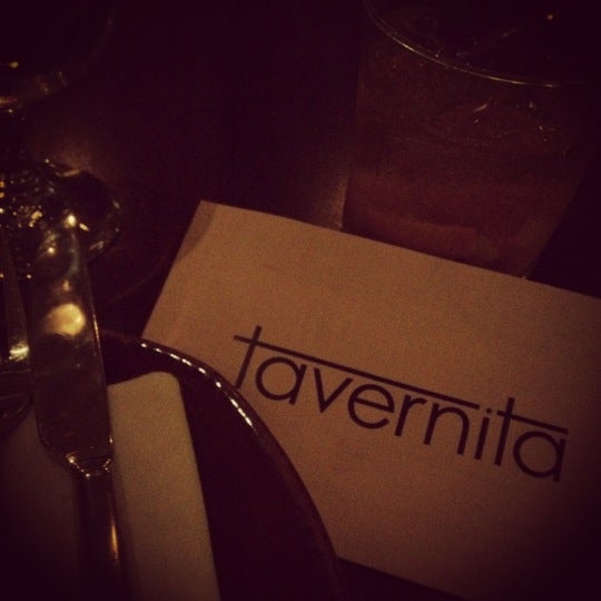 รูปภาพถ่ายที่ Tavernita โดย Chris C. เมื่อ 12/5/2012