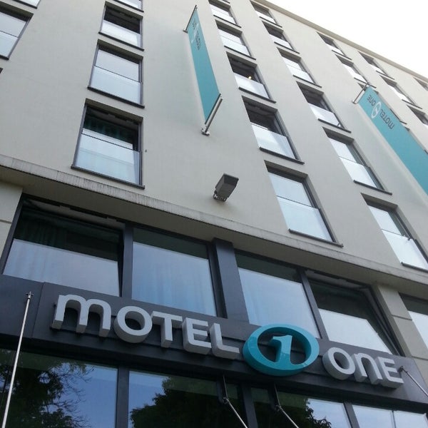 6/7/2013 tarihinde Sneakersziyaretçi tarafından Motel One München-Sendlinger Tor'de çekilen fotoğraf