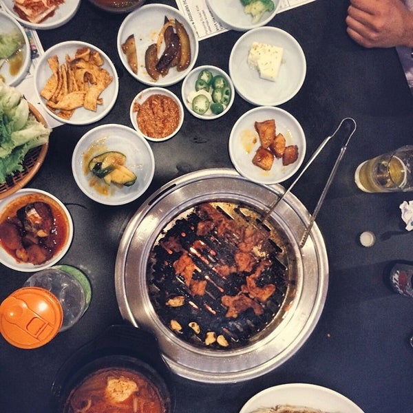 Foto diambil di Seorabol Korean Restaurant oleh Laurie S. pada 6/25/2014