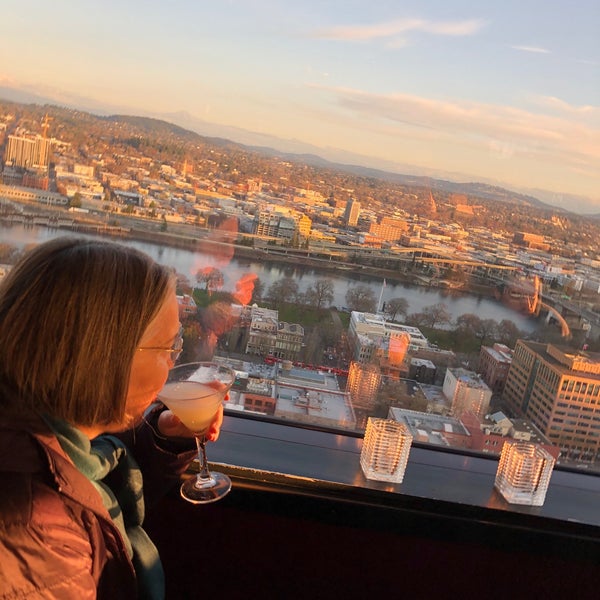 11/28/2019 tarihinde Christine P.ziyaretçi tarafından Portland City Grill'de çekilen fotoğraf