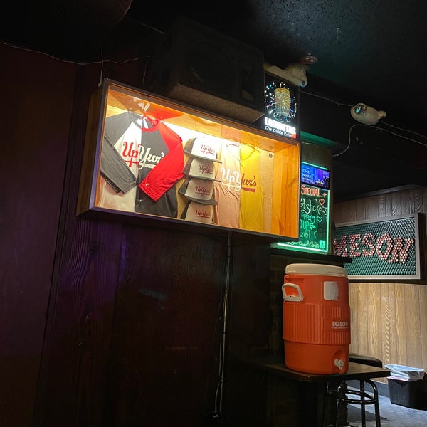 4/2/2022 tarihinde Christine P.ziyaretçi tarafından Yur&#39;s Bar &amp; Grill'de çekilen fotoğraf