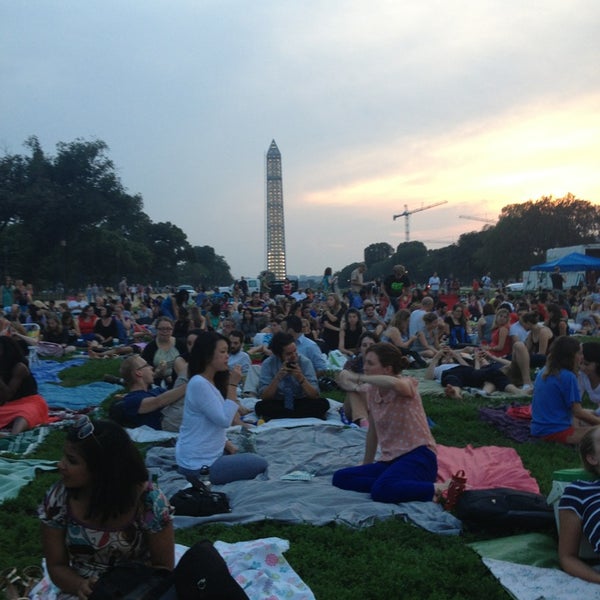 Photo taken at Screen on the Green by Shefali K. on 8/13/2013