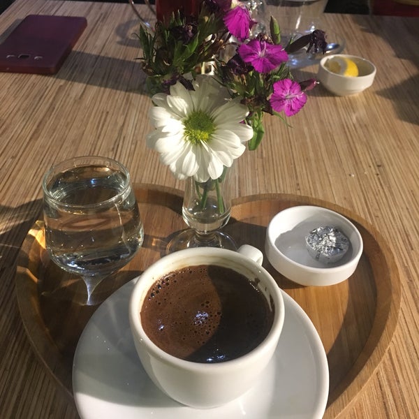 4/5/2018 tarihinde Sibel Ç.ziyaretçi tarafından Dilek Pasta Cafe &amp; Restaurant'de çekilen fotoğraf