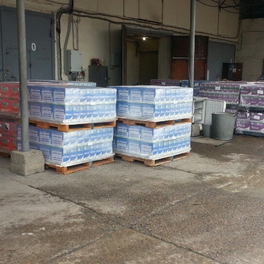 аккумуляторная на складе.