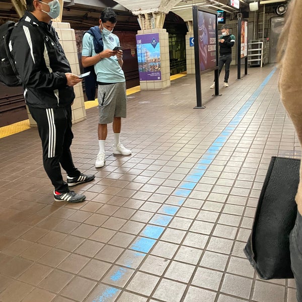 Photos at Grove Street PATH Station Metro Station in Harsimus