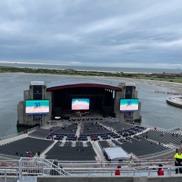 Photo taken at Northwell Health at Jones Beach Theater by Rob H. on 6/19/2022