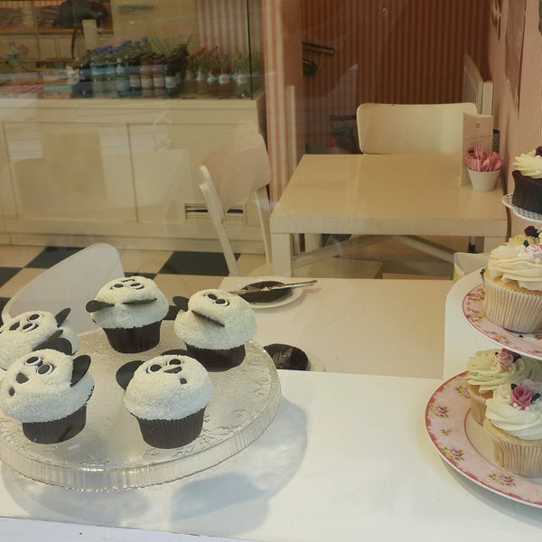 Foto tomada en Very Cupcake Bahçelievler  por Firdevs K. el 10/15/2016