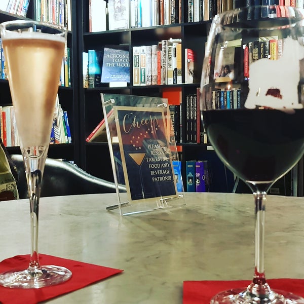 5/9/2019에 Frik R.님이 Battery Park Book Exchange And Champagne Bar에서 찍은 사진
