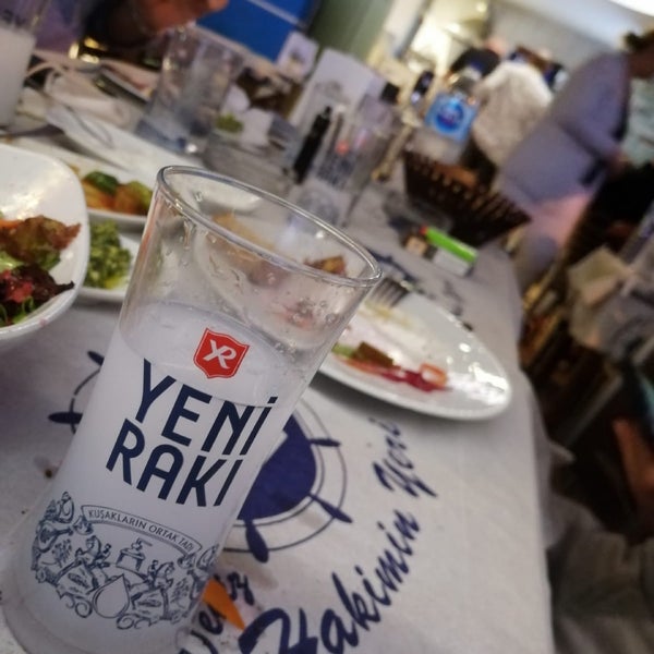 Foto tirada no(a) Deniz - Hakimin Yeri por Latte . em 9/16/2020