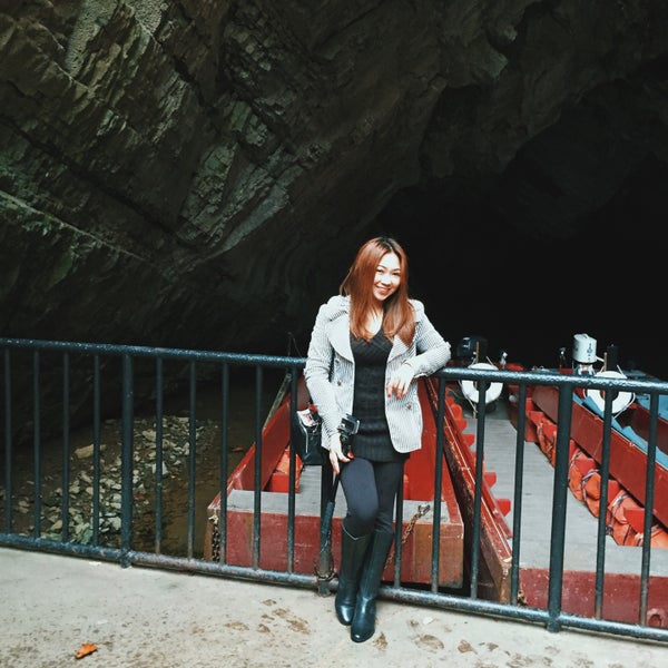 Photo taken at Penn&#39;s Cave by Laine Z. on 11/10/2015