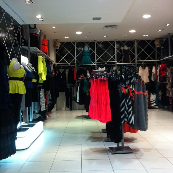 шик бутик сургут улица маяковского. магазин шик в харцызске. маяковского 12а сургут. сургут сургут, ул. магазин шик.