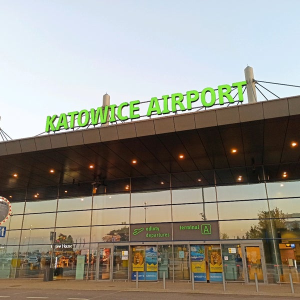 Foto tirada no(a) Katowice Airport (KTW) por Glasscow em 10/5/2021