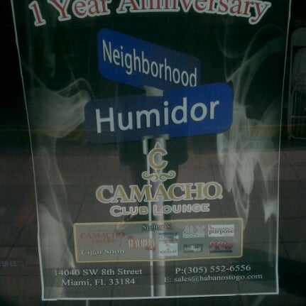 12/1/2012 tarihinde Alvio D.ziyaretçi tarafından The Neighborhood Humidor'de çekilen fotoğraf