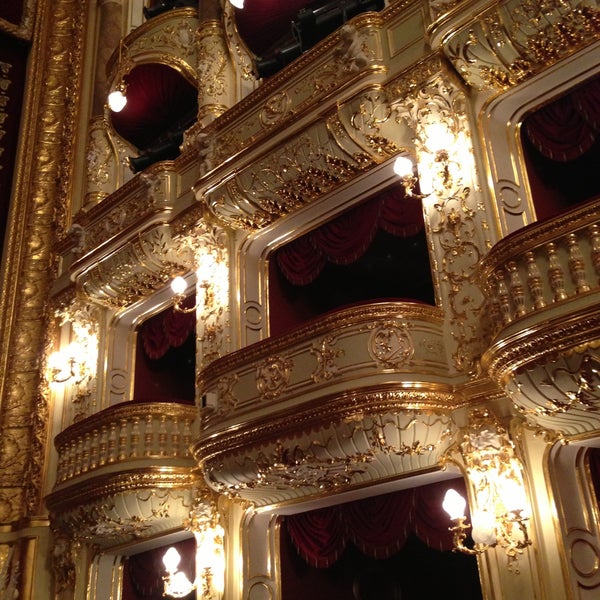 Одесский театр балета. Одесский оперный театр. Театр оперы в Одессе. Одесский оперный театр зал. Одесский оперный театр внутри.