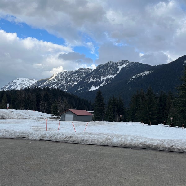 Hyak SnoPark Park in Snoqualmie Pass