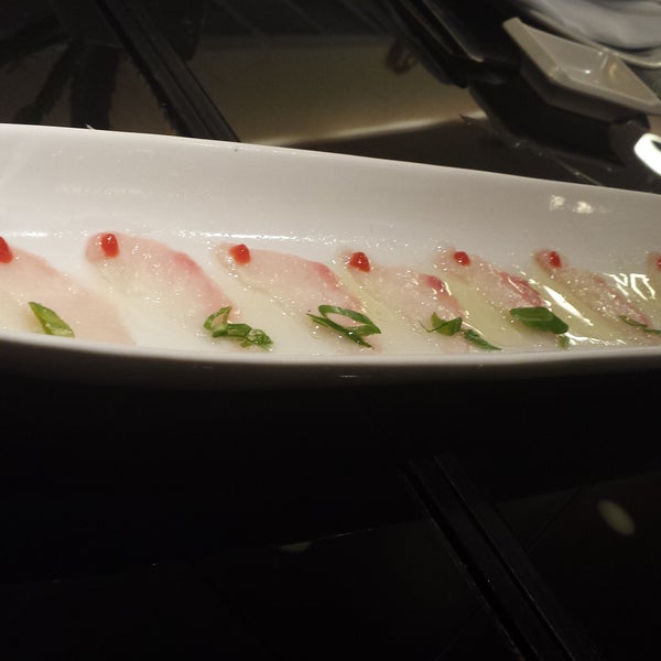 Sushi de alto nível. Não perca tempo e aproveite os sushis especiais. São mais caros, porém valem muito o preço pago. Recomendo New ussuzukuri com um belo vinho branco.