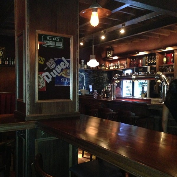 Das Foto wurde bei Gallaghers Irish Pub von Mariana G. am 1/14/2013 aufgenommen