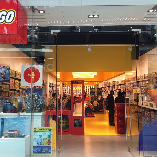 Photos at The LEGO Store City Centre Manchester Arndale