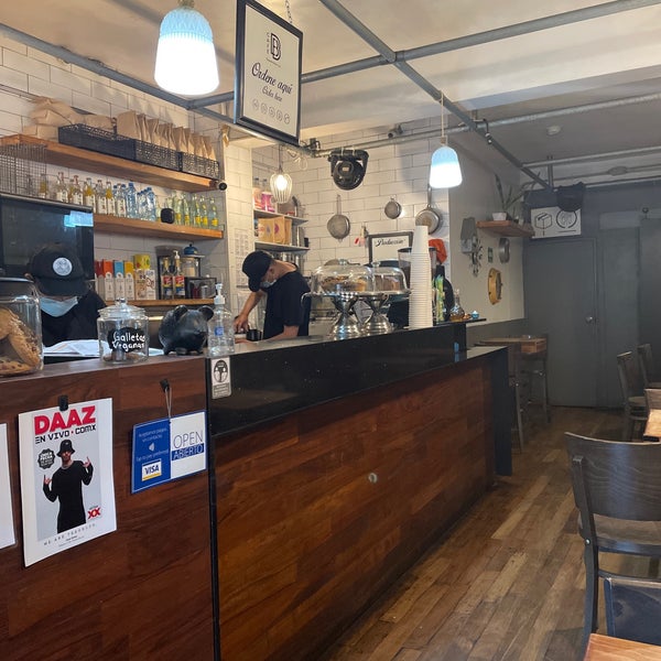 11/17/2021 tarihinde Mario C.ziyaretçi tarafından Café B'de çekilen fotoğraf
