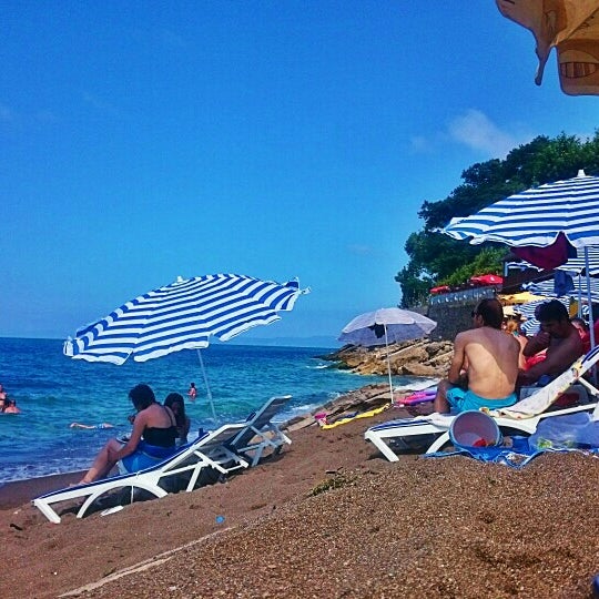 Photo taken at Çapa Beach &amp; Cafe by Serkan Ş. on 7/15/2016