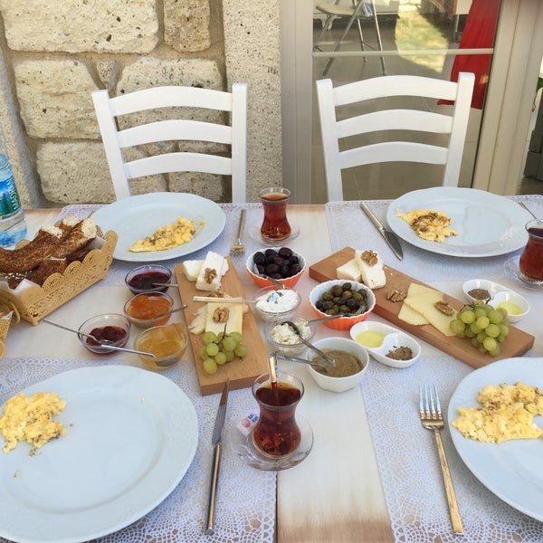 7/17/2016 tarihinde Ozge B.ziyaretçi tarafından Sedef Restaurant&amp;Cafe&amp;Wine'de çekilen fotoğraf