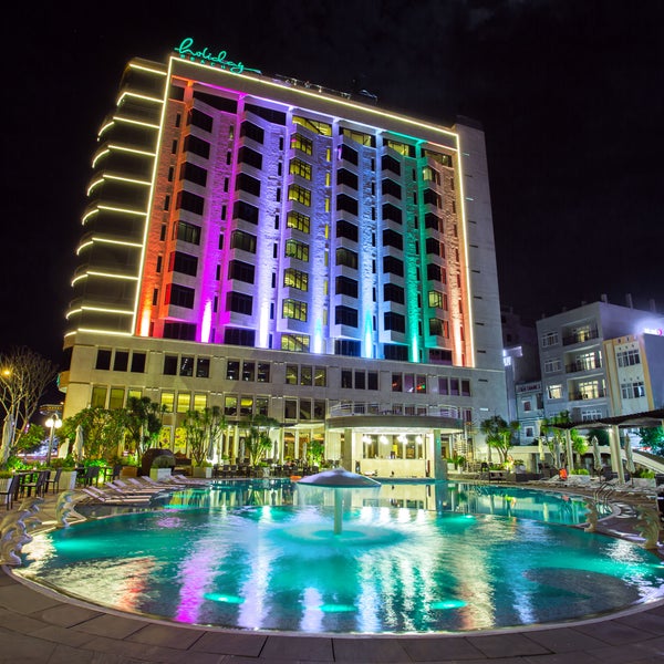 3/18/2015 tarihinde Holiday Beach Hotel Danang Hotel &amp; Resortziyaretçi tarafından Holiday Beach Hotel Danang Hotel &amp; Resort'de çekilen fotoğraf