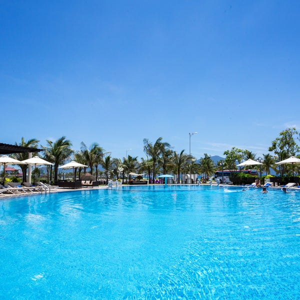 3/18/2015 tarihinde Holiday Beach Hotel Danang Hotel &amp; Resortziyaretçi tarafından Holiday Beach Hotel Danang Hotel &amp; Resort'de çekilen fotoğraf