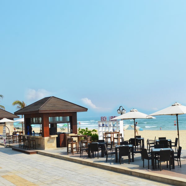 Снимок сделан в Holiday Beach Hotel Danang Hotel &amp; Resort пользователем Holiday Beach Hotel Danang Hotel &amp; Resort 3/18/2015