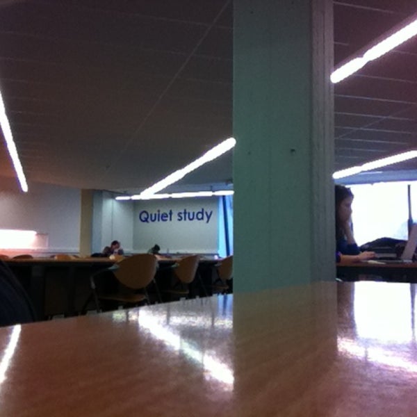 2/26/2013에 Giovanny S.님이 EBIB - Bibliotheek Faculteit Economie en Bedrijfswetenschappen에서 찍은 사진