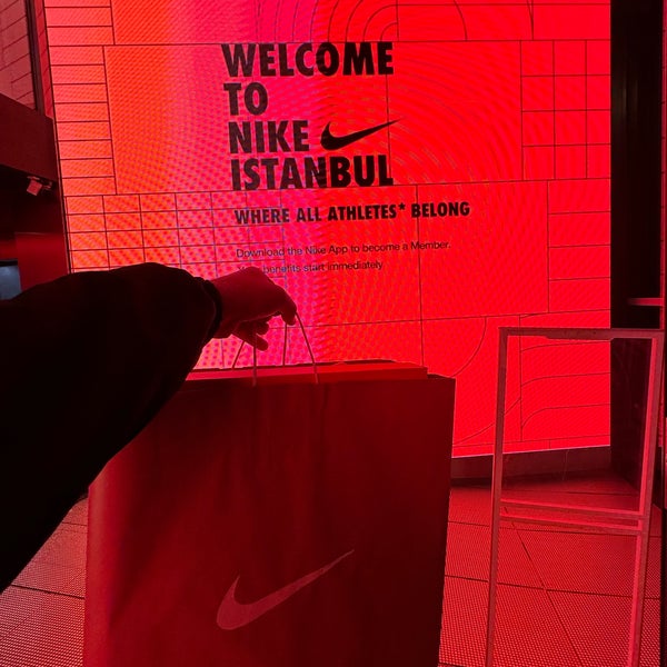 Nike Beyo lu Kuloglu Kulo lu stiklal Cd. No 113