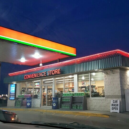 Red River Coop Fort Garry 4 tips from 197 visitors