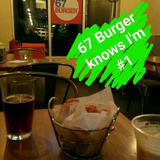 Foto diambil di 67 Burger oleh Mike pada 1/26/2017