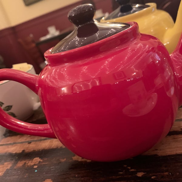 Photo taken at Alice&#39;s Teacup Chapter II by DaNE S. on 12/9/2019