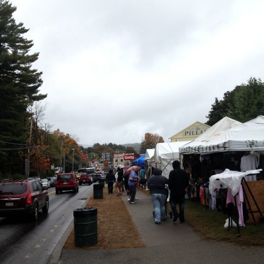 Photos At World S Largest Garage Sale 123 Main Street
