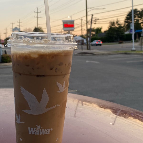 Wawa Convenience Store in Broomall