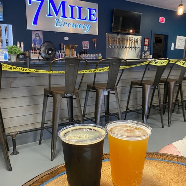Foto tirada no(a) 7 Mile Brewery por Nick M. em 10/16/2020
