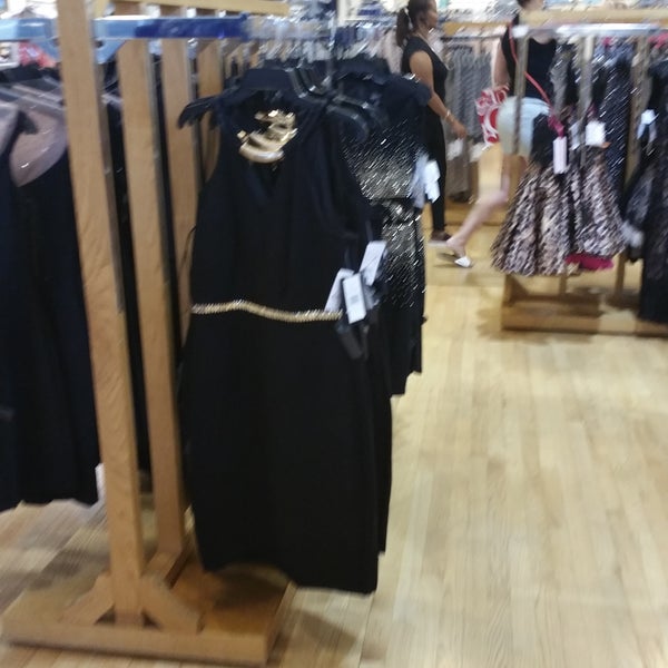 Group USA Ontario Mills Clothing Store in Ontario