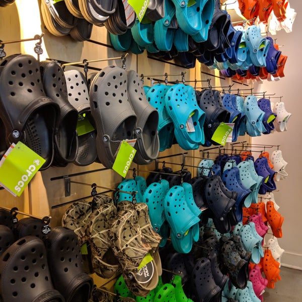 crocs faneuil hall