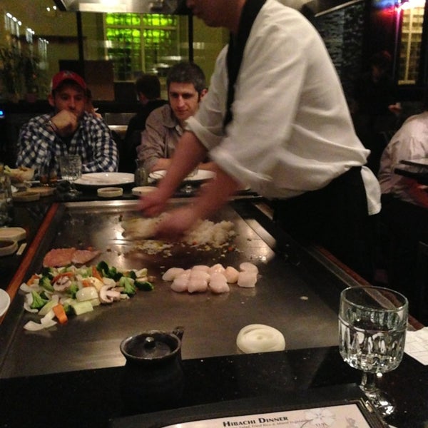 Foto diambil di Osaka Japanese Sushi and Steakhouse oleh Justin H. pada 3/7/2013