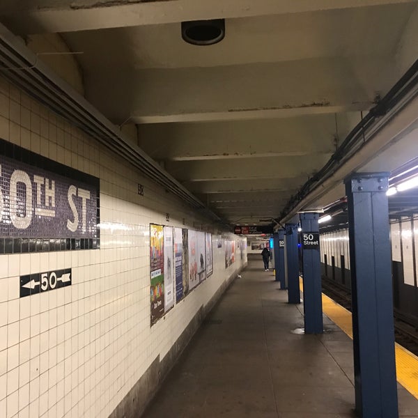 Das Foto wurde bei MTA Subway - 50th St (C/E) von Gareth N. am 2/7/2018 aufgenommen