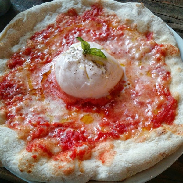 Снимок сделан в Zoldano&#39;s Pizza Pasta &amp; Bar пользователем Daniel 5/31/2017