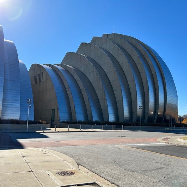 Photo taken at Kauffman Center for the Performing Arts by Sugar on 11/18/2021