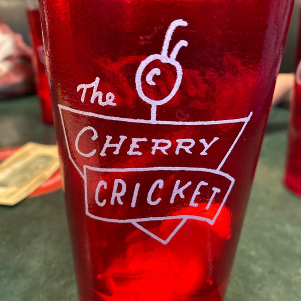 2/24/2021 tarihinde Sugarziyaretçi tarafından The Cherry Cricket'de çekilen fotoğraf