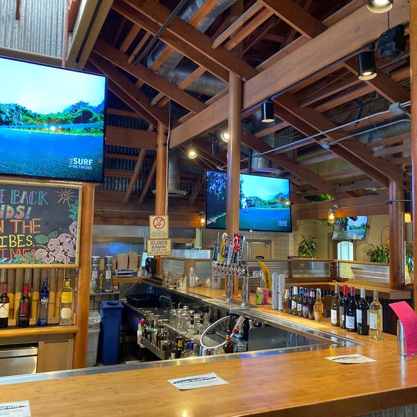 Photo taken at Islands Restaurant by Sugar on 6/1/2021